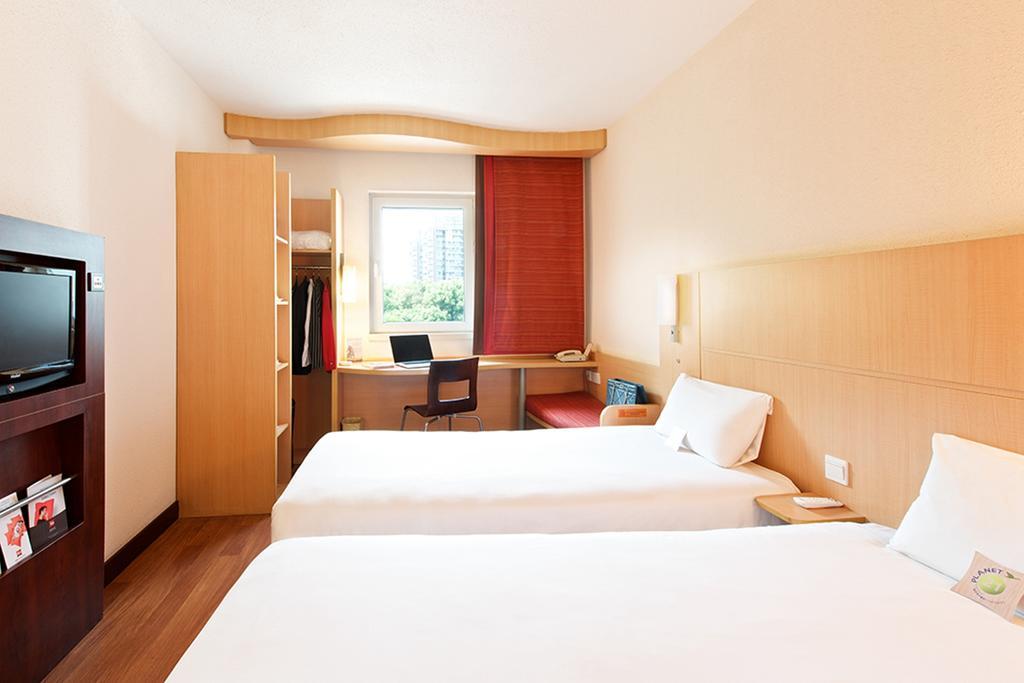 Ibis Ningbo Qianhu Plaza Hotel Екстер'єр фото