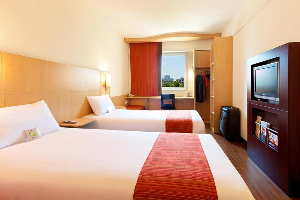 Ibis Ningbo Qianhu Plaza Hotel Екстер'єр фото