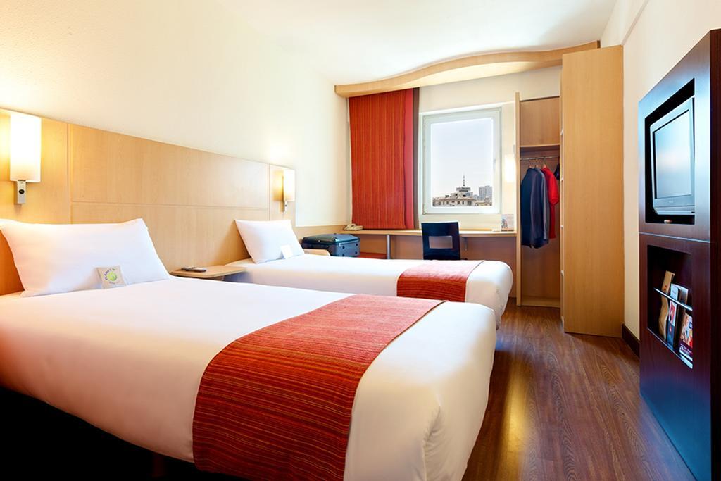 Ibis Ningbo Qianhu Plaza Hotel Екстер'єр фото