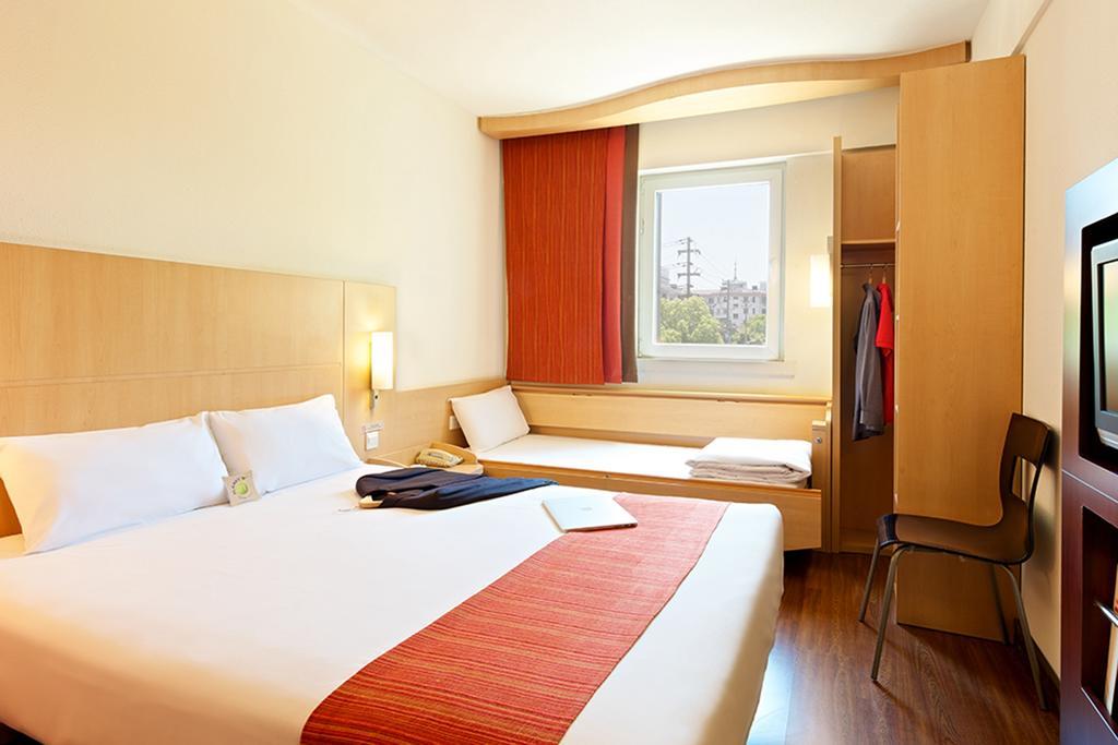 Ibis Ningbo Qianhu Plaza Hotel Екстер'єр фото