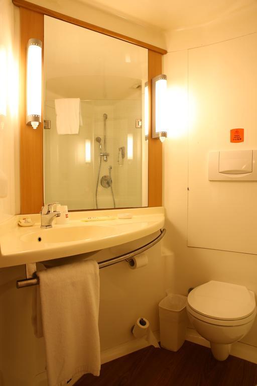 Ibis Ningbo Qianhu Plaza Hotel Екстер'єр фото