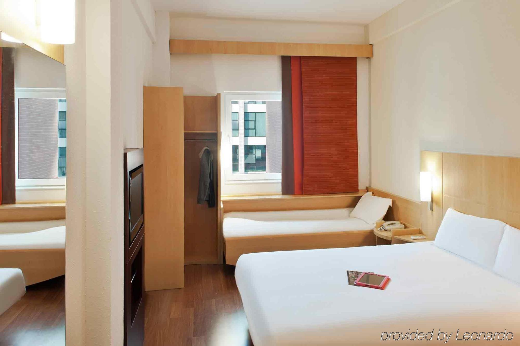 Ibis Ningbo Qianhu Plaza Hotel Екстер'єр фото