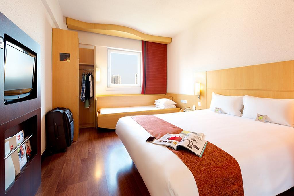 Ibis Ningbo Qianhu Plaza Hotel Екстер'єр фото