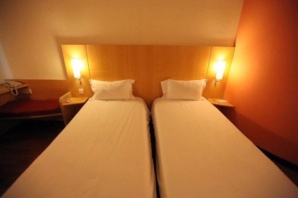 Ibis Ningbo Qianhu Plaza Hotel Екстер'єр фото