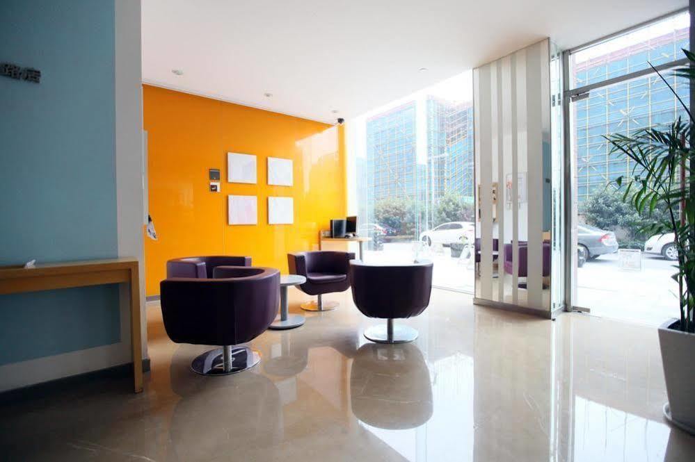 Ibis Ningbo Qianhu Plaza Hotel Екстер'єр фото